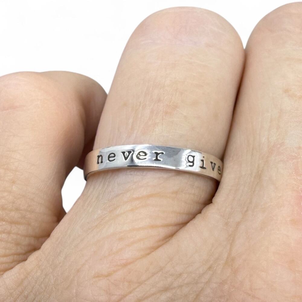 Never Give Up Ring Band 925 Sterling Silver Size 8 Stamped Quote Gift Boxed